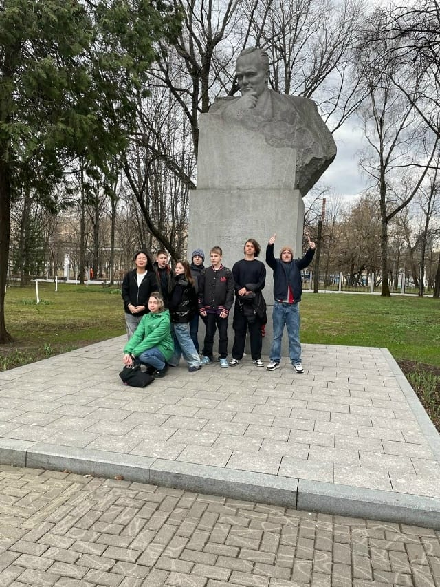 Учащиеся 7 класса в Мемориальном доме-музее академика С.П. Королёва