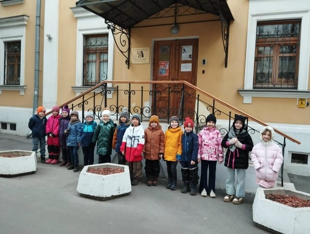 Первоклассники в музее леса