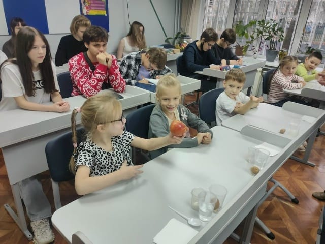 Экскурсия детского сада в школу